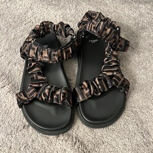 Fendi Black and Brown Ruffle Strap Flats